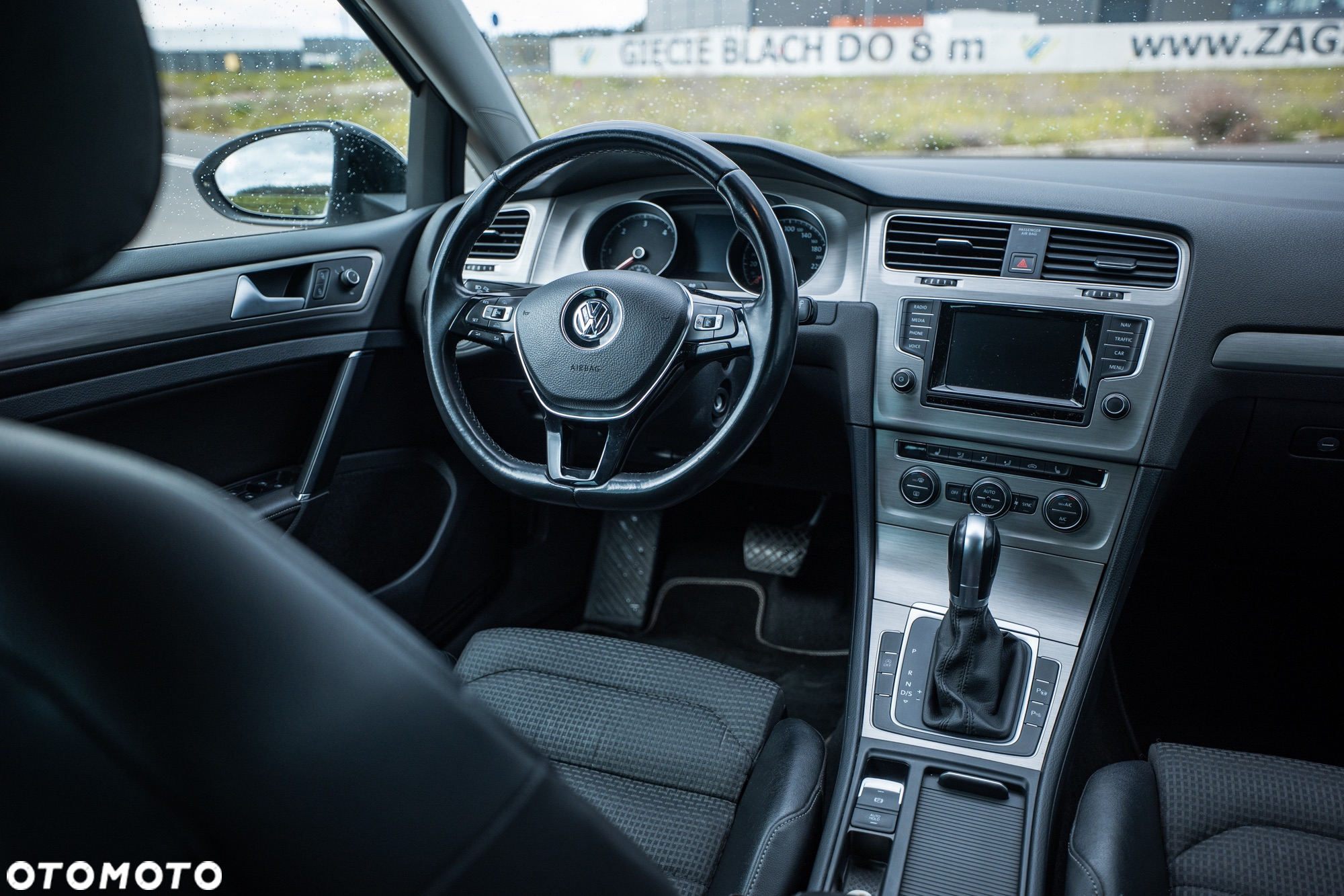 Volkswagen Golf - 16