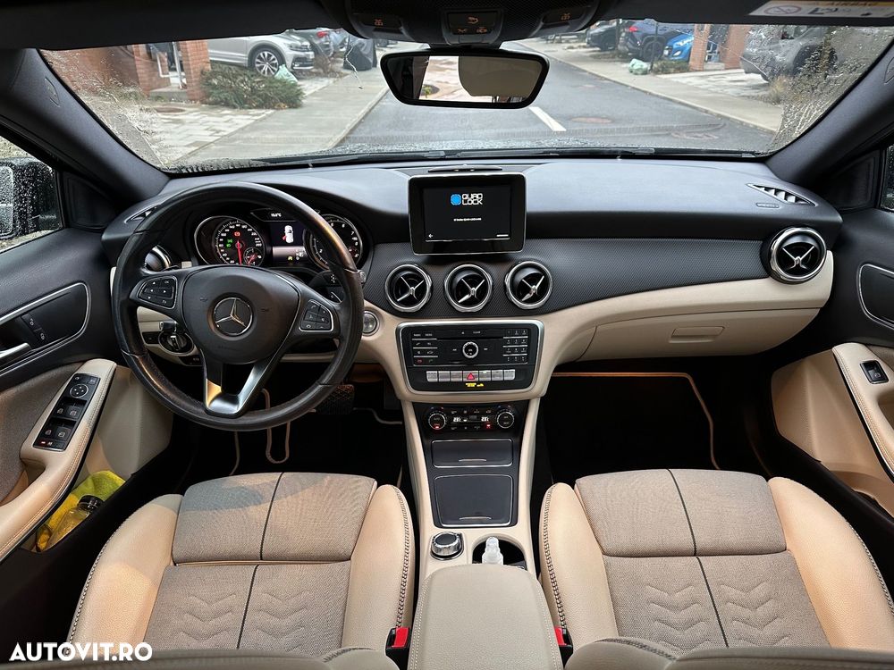 Mercedes-Benz GLA - 9