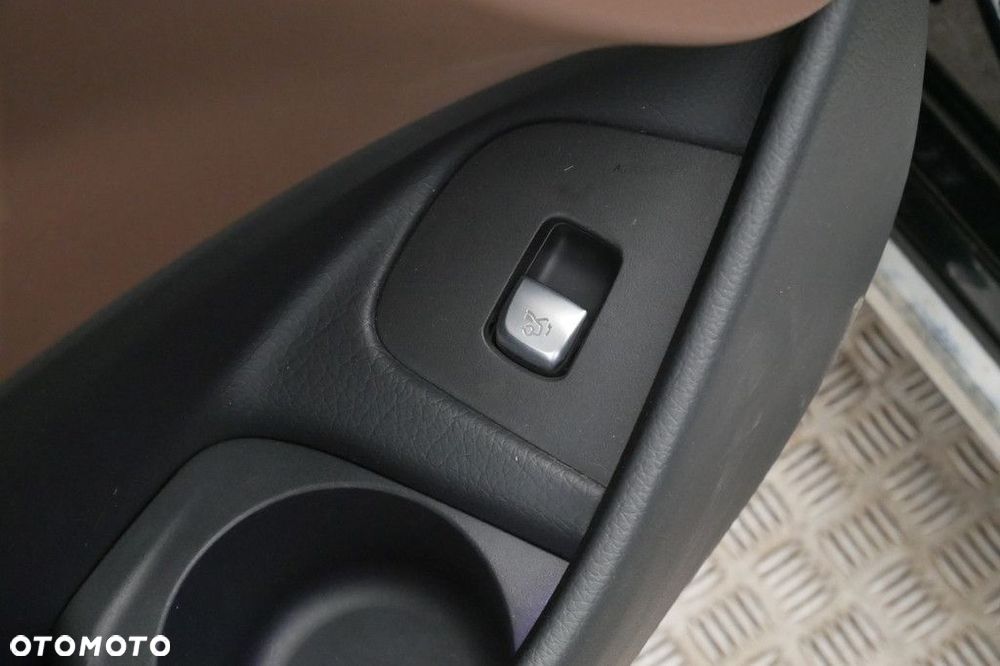 Mercedes-Benz Klasa E - 17