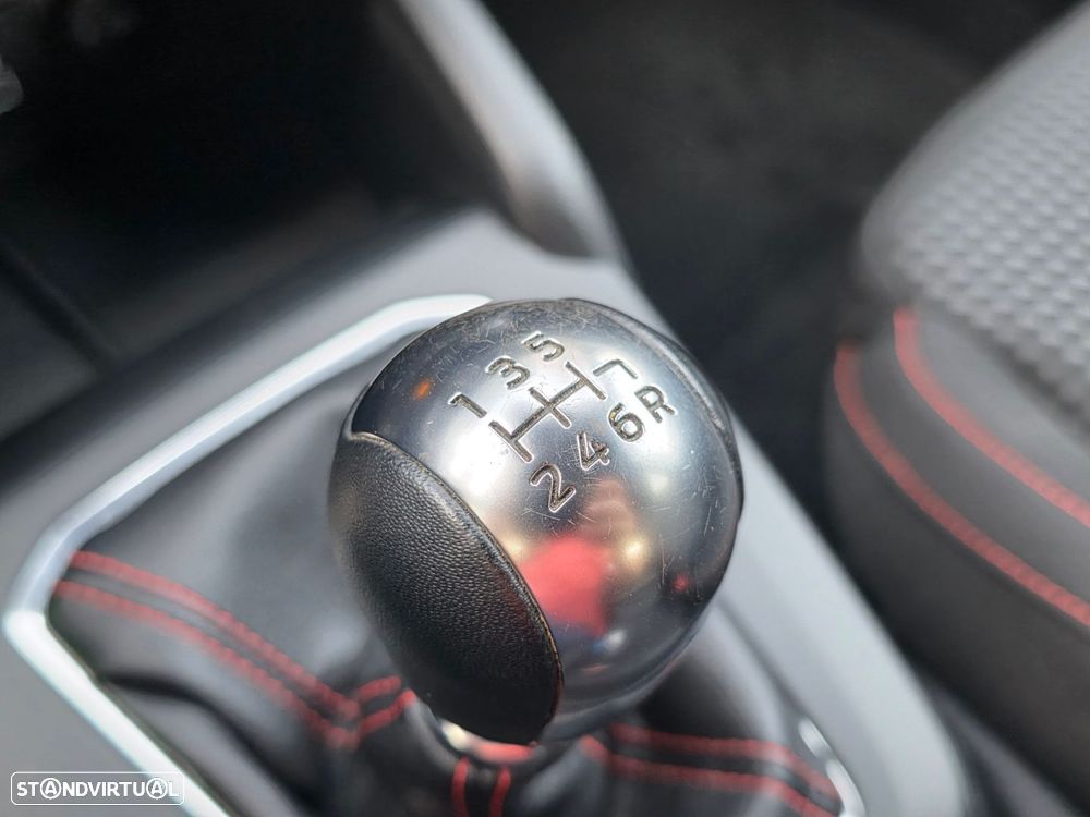 Ford Focus SW 1.0 EcoBoost MHEV ST-Line - 18