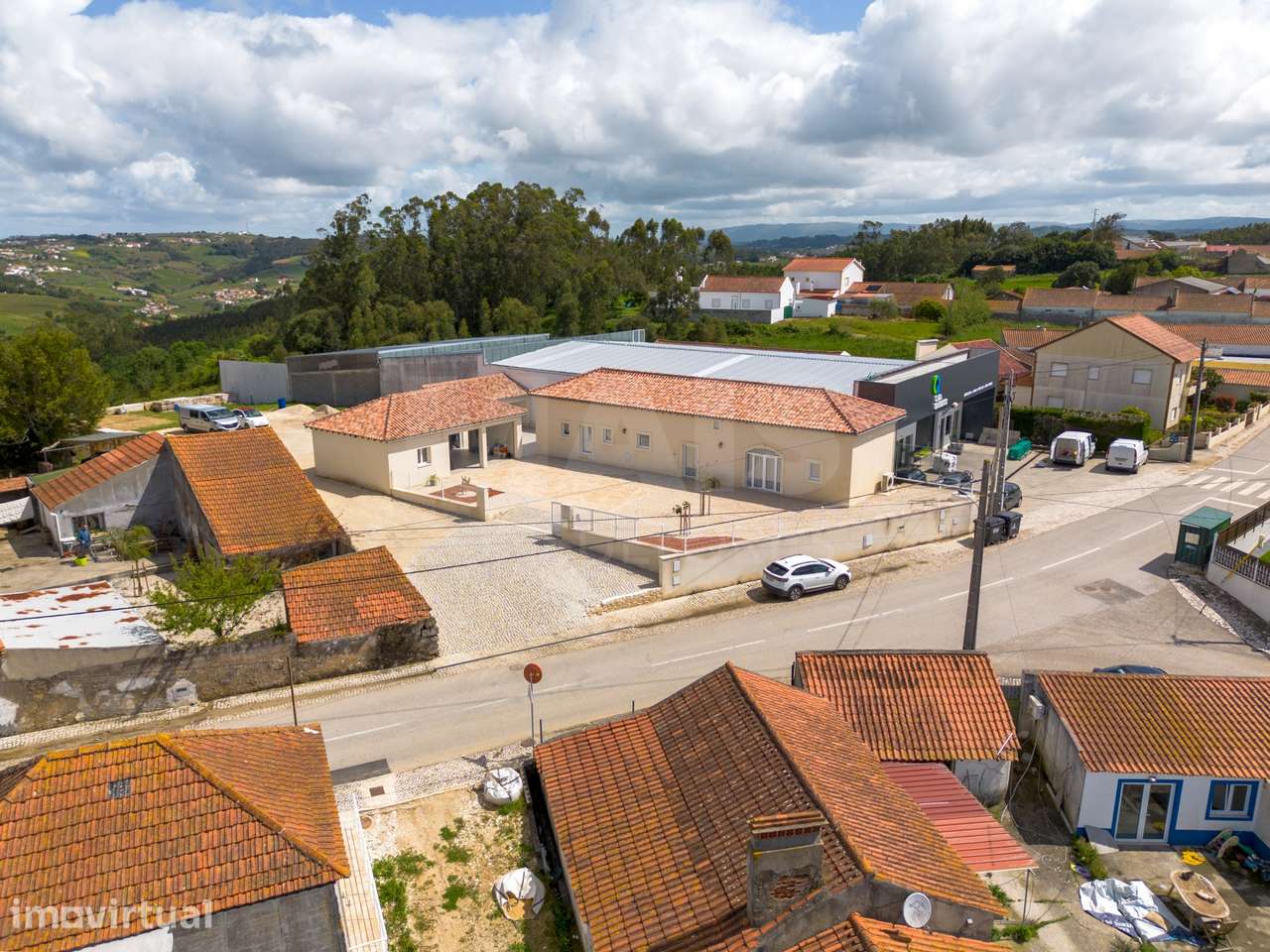 Moradia Térrea Renovada com Terreno Amplo – Próxima das Caldas da R... - Grande imagem: 3/40