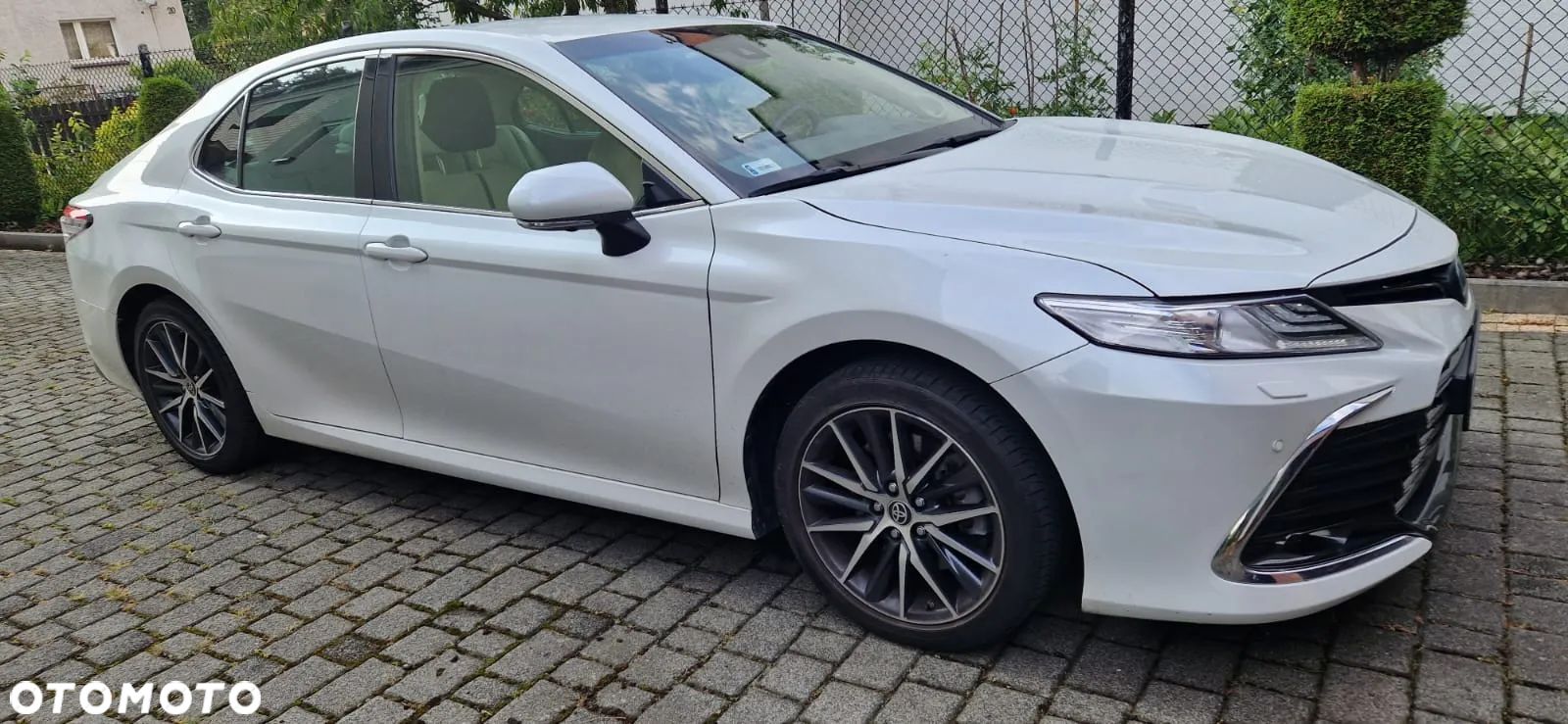 Toyota Camry 2.5 Hybrid Executive CVT - 1