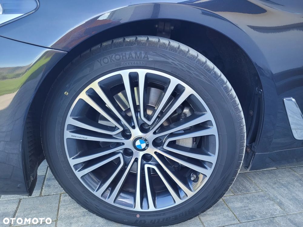 BMW Seria 5 530i xDrive Sport Line - 23