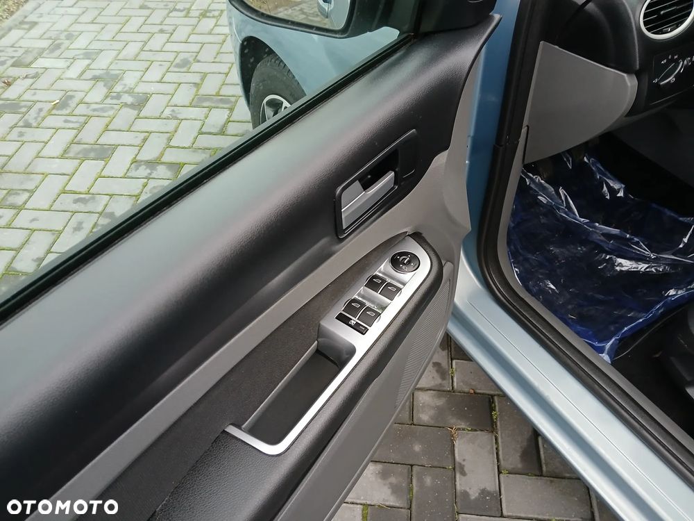 Ford Focus 1.6 16V Ambiente - 11