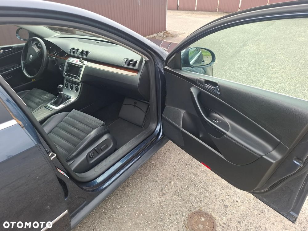 Volkswagen Passat 2.0 TDI DPF Highline - 16