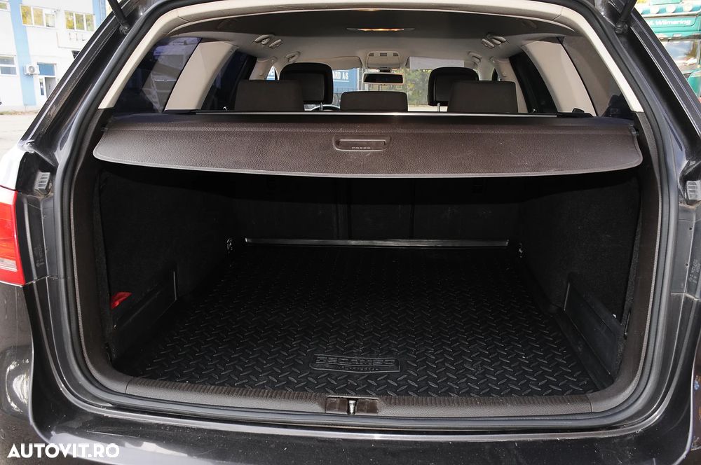 Volkswagen Passat Variant 2.0 TDI BlueMotion Technology Highline - 14