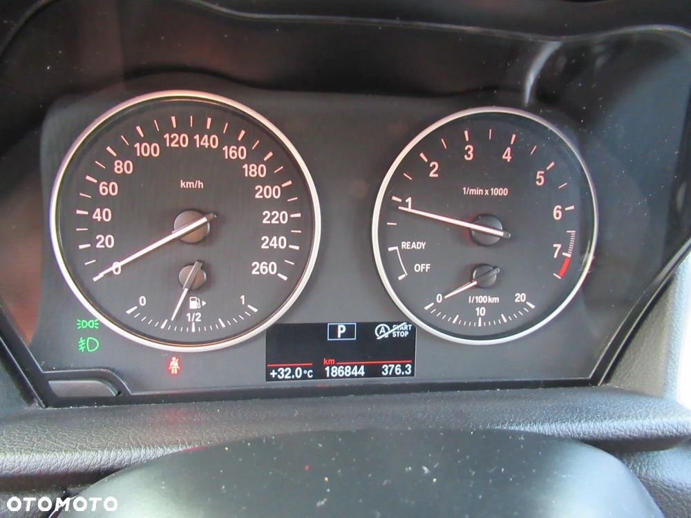 BMW Seria 2 218i - 11