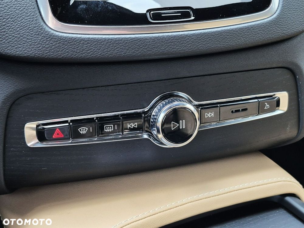 Volvo XC 90 B5 D AWD Inscription - 37