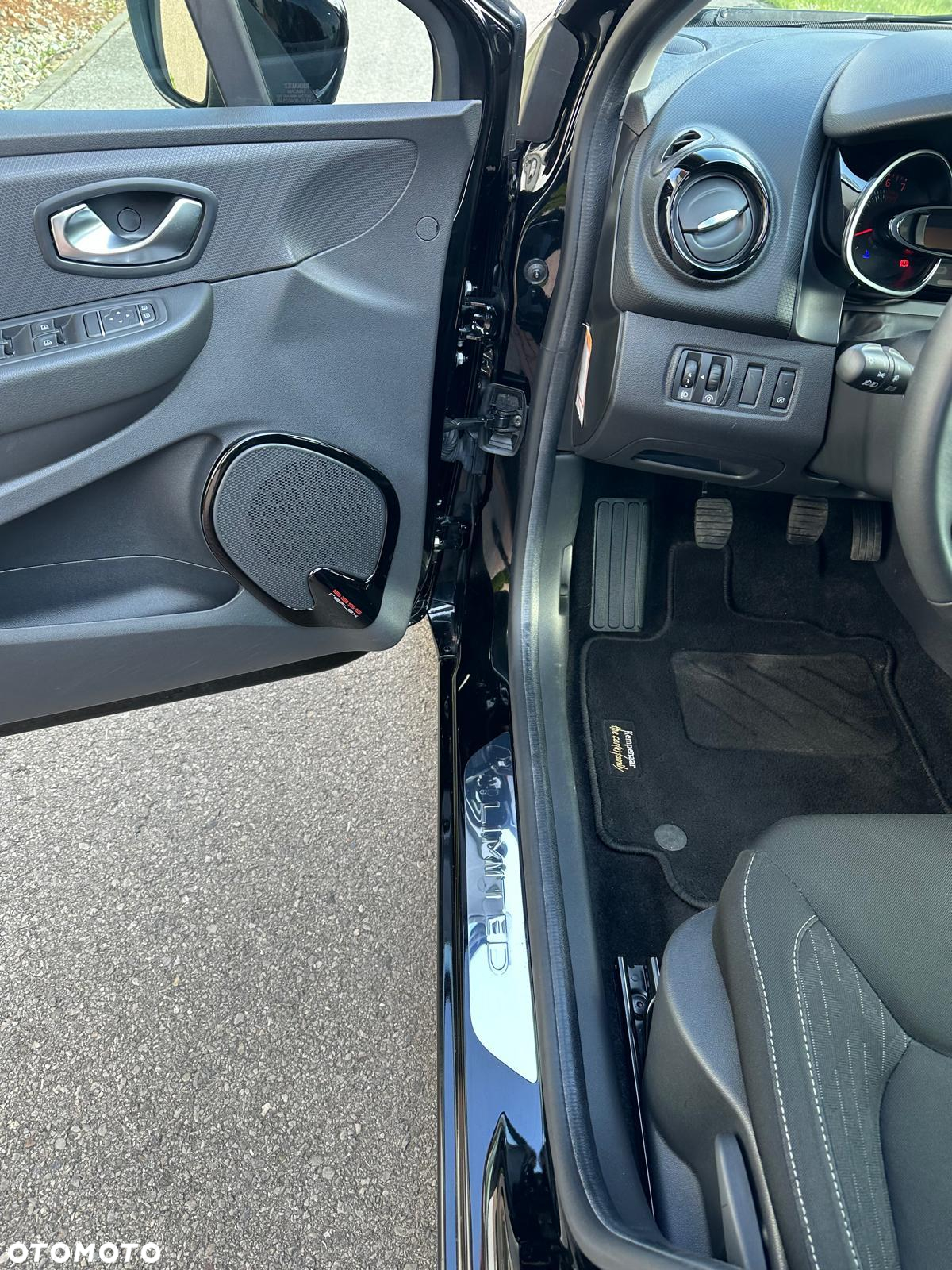 Renault Clio - 10