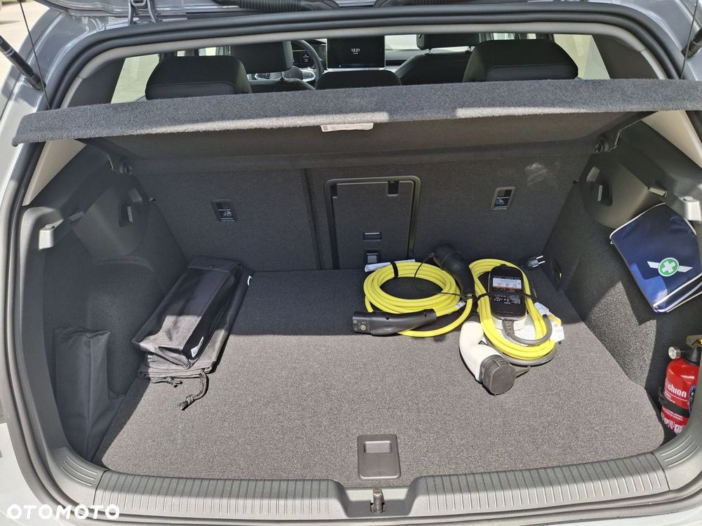 Volkswagen Golf - 10