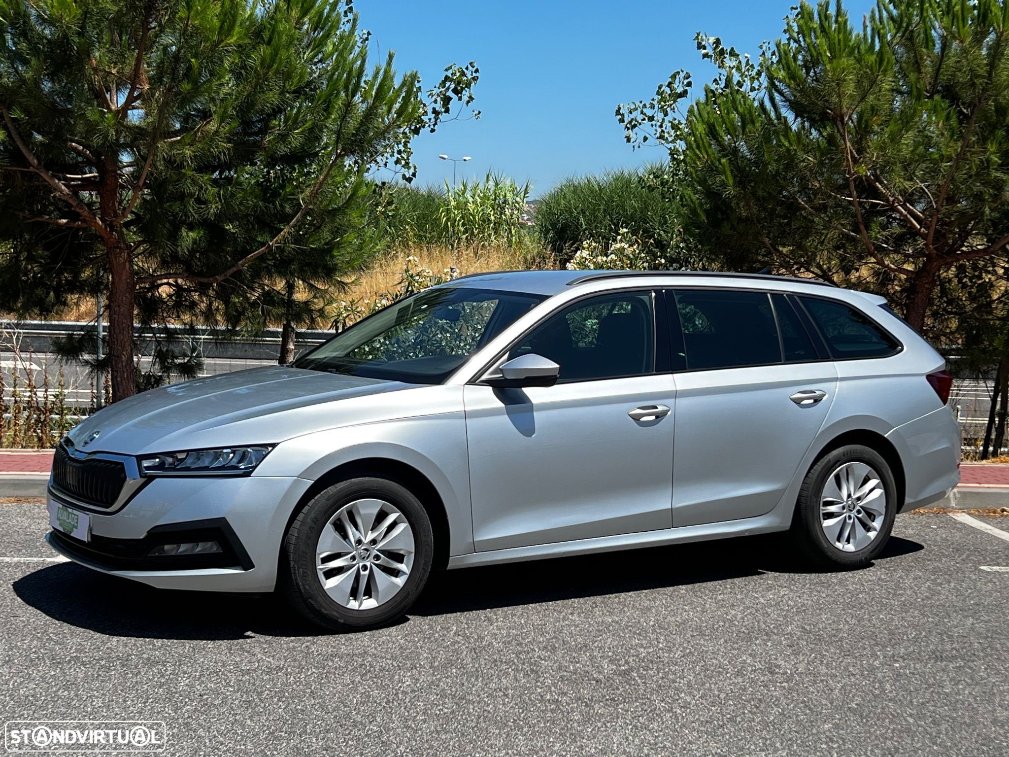 Skoda Octavia Break 2.0 TDI Ambition DSG - 1