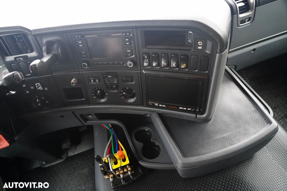 MAN G 490 / 8x4 / BASCULATOR SPATE / CLAPETĂ HIDRAULICĂ / CORTINĂ AUTOMATĂ / MANUALĂ / EURO 6 - 32