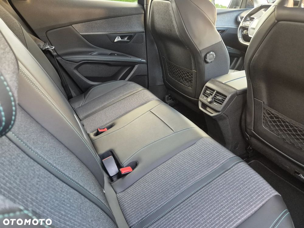 Peugeot 3008 1.6 PureTech Hybrid PHEV Allure Pack S&S EAT8 - 31