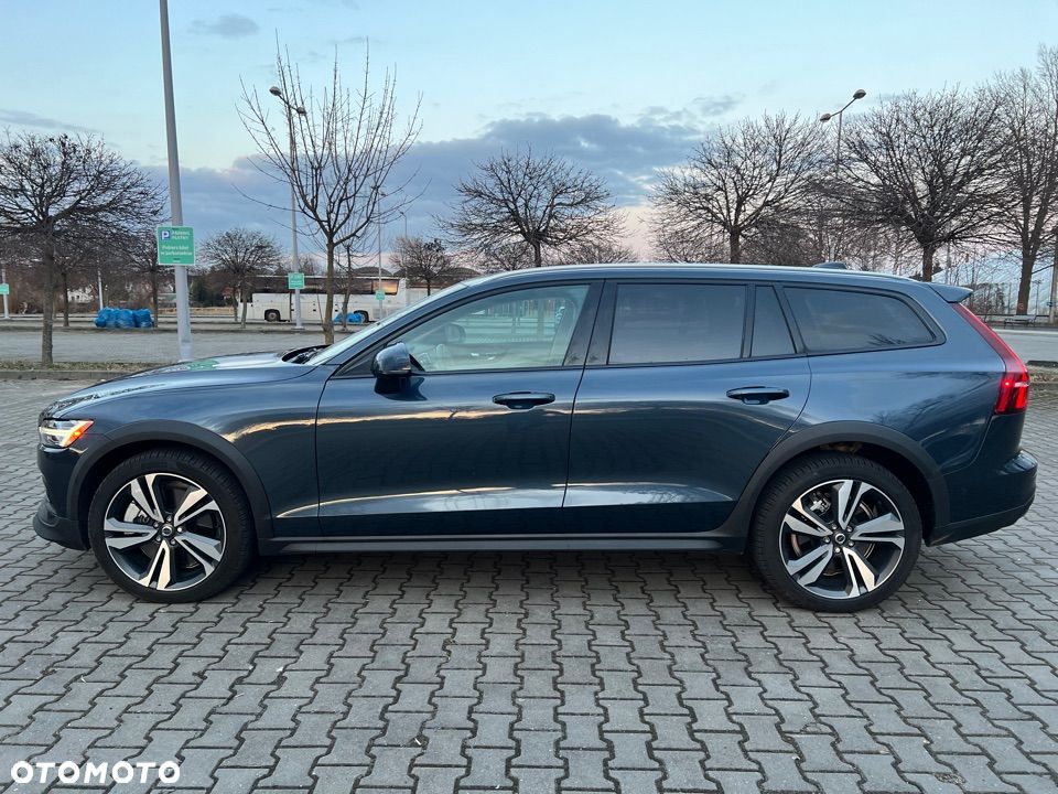 Volvo V60 B5 B AWD Plus Dark - 5