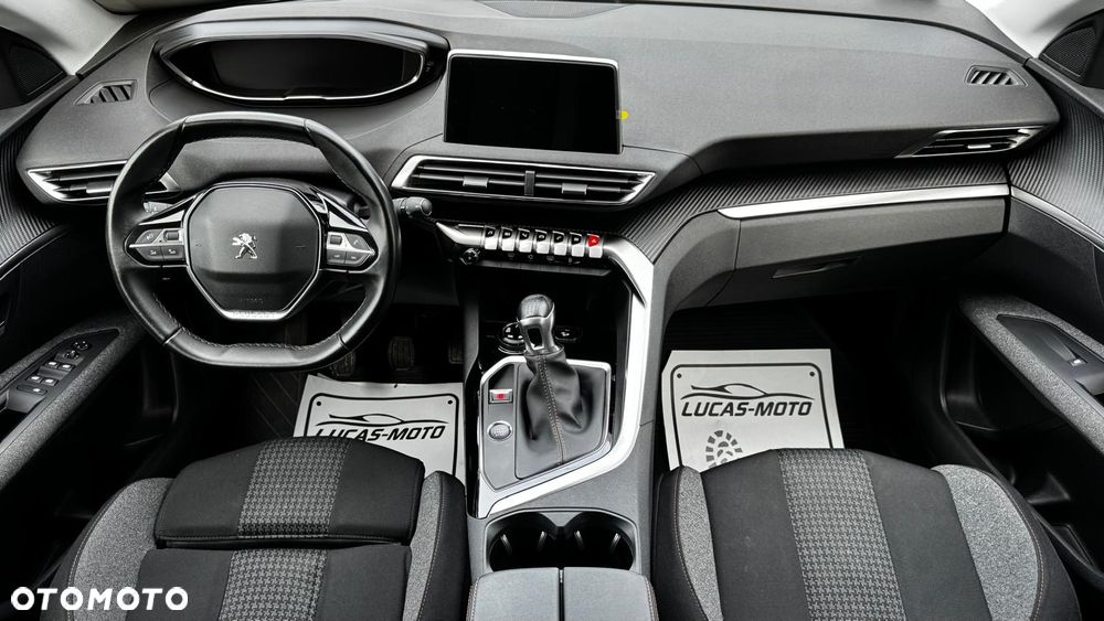 Peugeot 3008 1.2 PureTech Road Trip S&S - 24