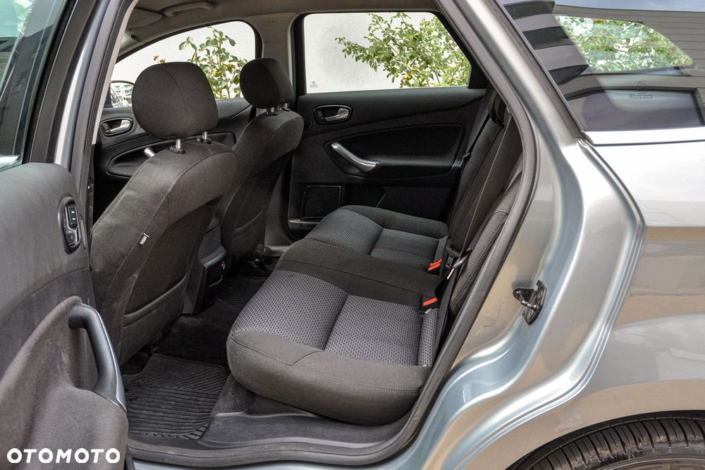 Ford Mondeo - 8