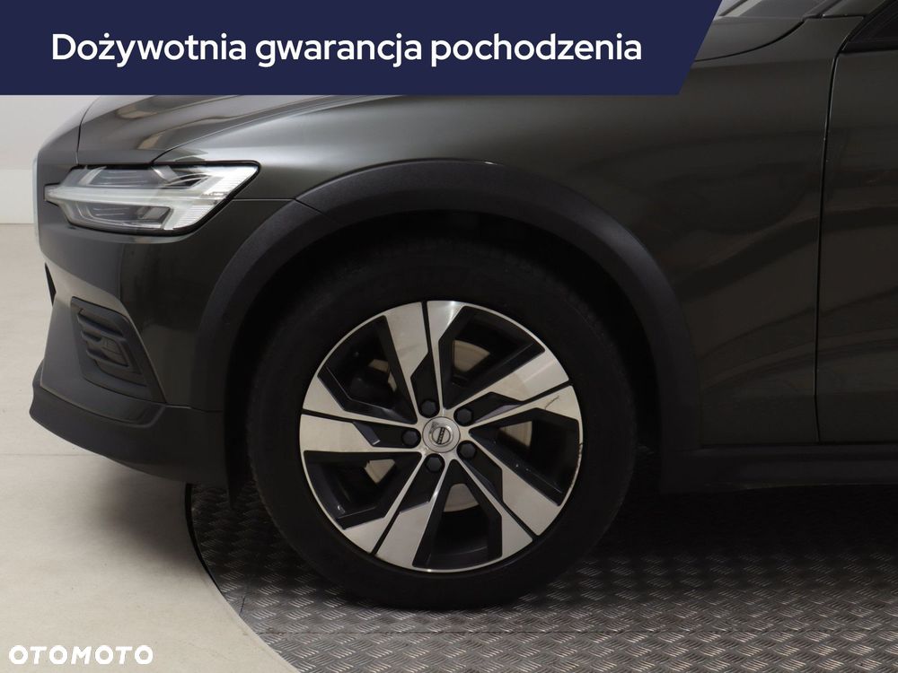 Volvo V60 Cross Country - 17