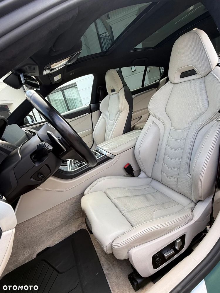 BMW Seria 8 - 10