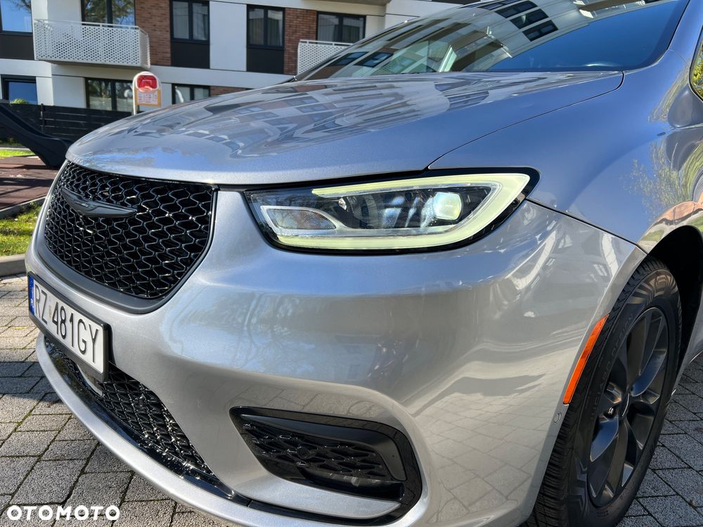 Chrysler Pacifica - 7