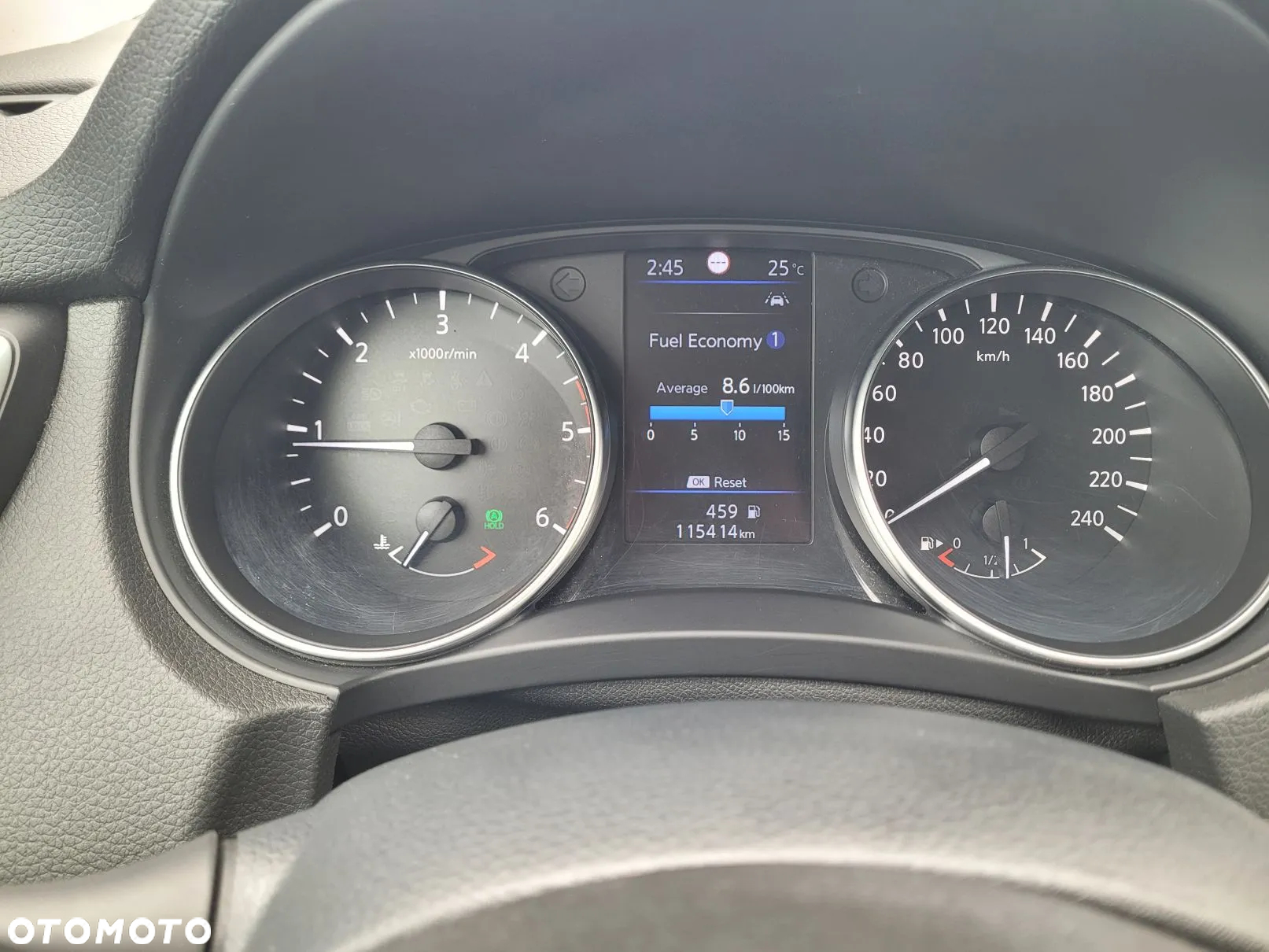 Nissan Qashqai 1.7 dCi 4x4 Tekna - 2