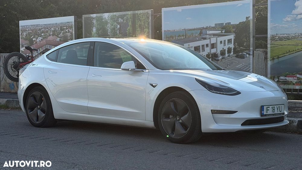 Tesla Model 3 - 7