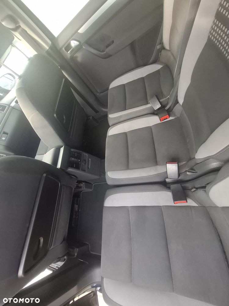 Volkswagen Touran 2013 photo 3