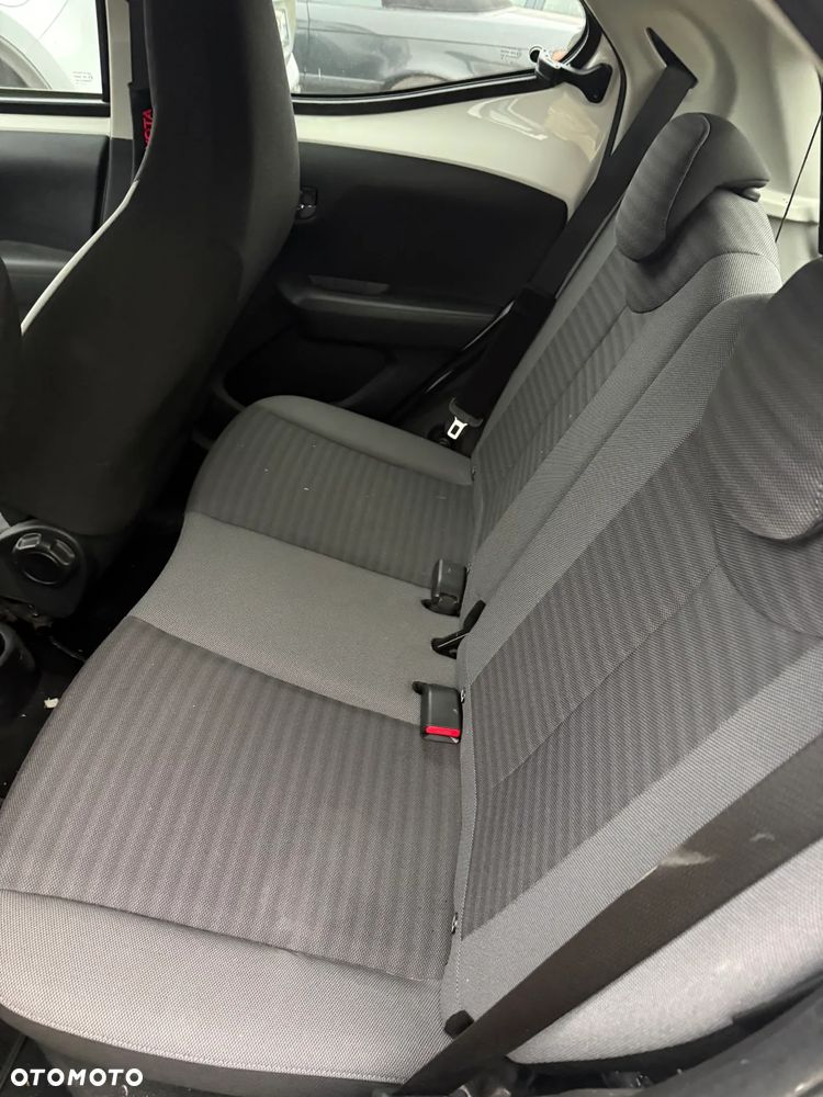 Toyota Aygo x - 11