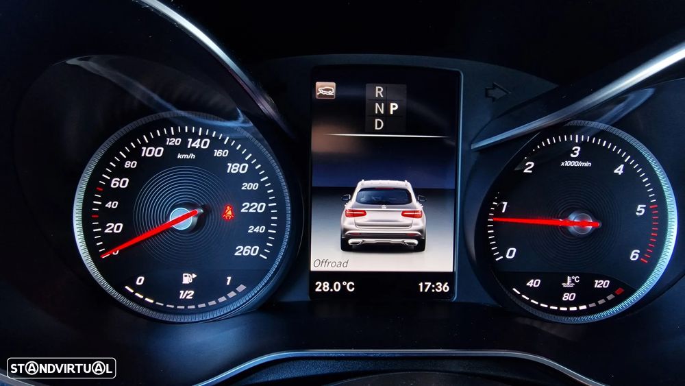 Mercedes-Benz GLC 250 d 4Matic 9G-TRONIC AMG Line - 37