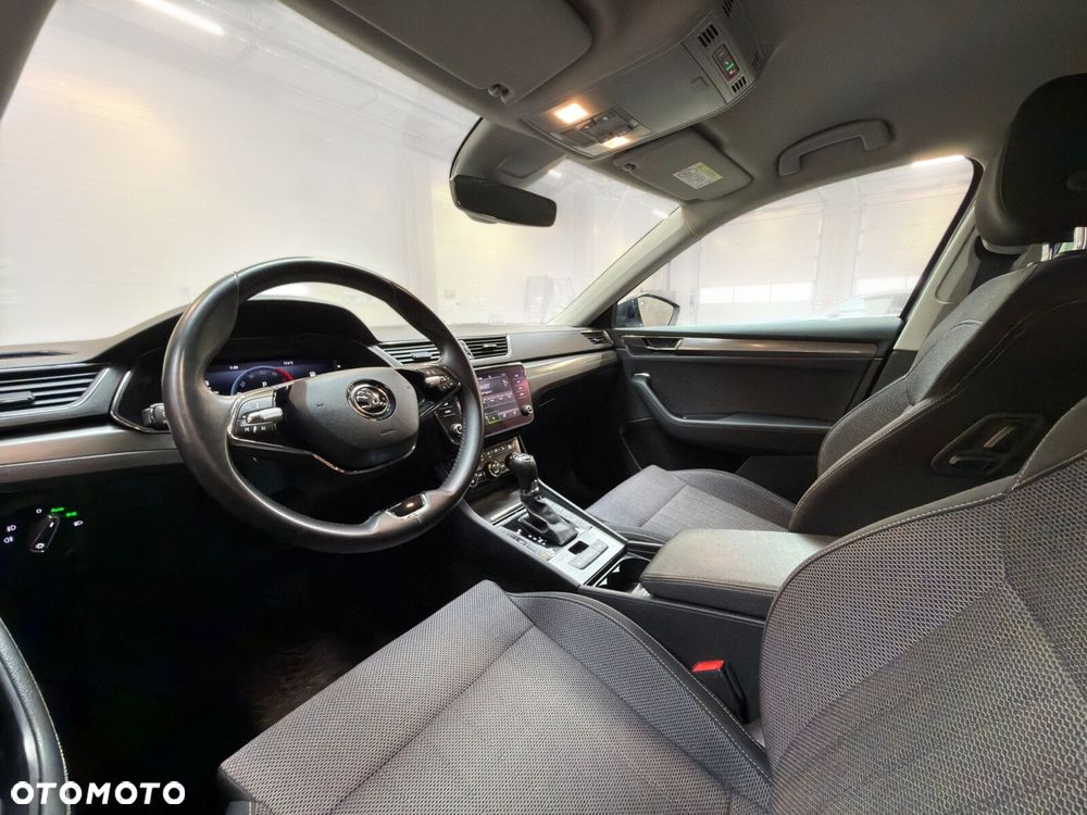 Skoda Superb 2.0 TDI SCR Style DSG - 20