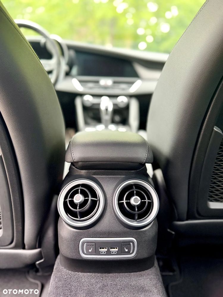 Alfa Romeo Giulia 2.0 Turbo Veloce Q4 - 19