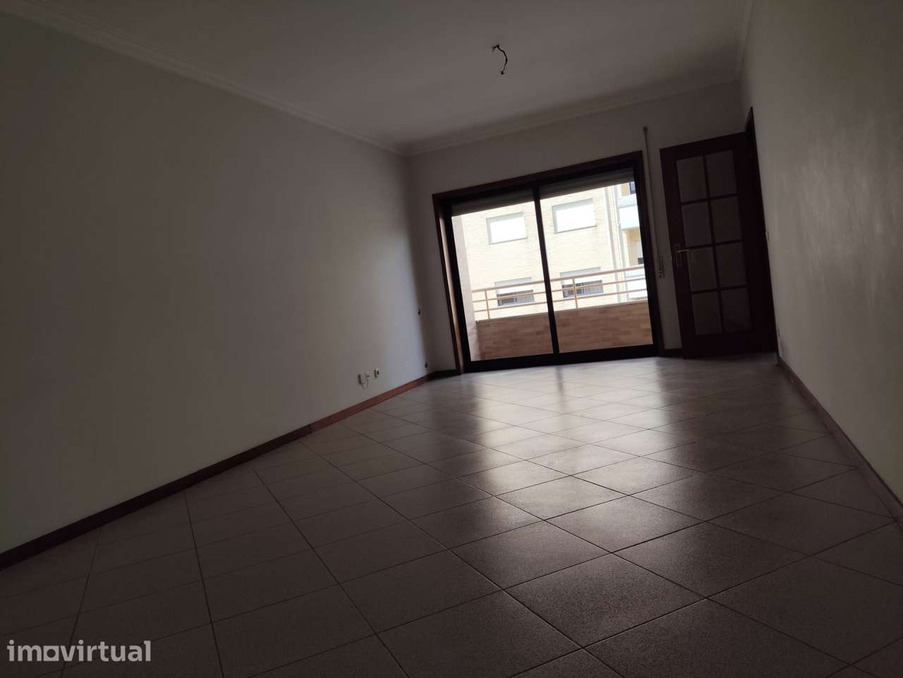 T2 com boas áreas, garagem e localização privilegiada - Zonas verdes - Grande imagem: 3/11