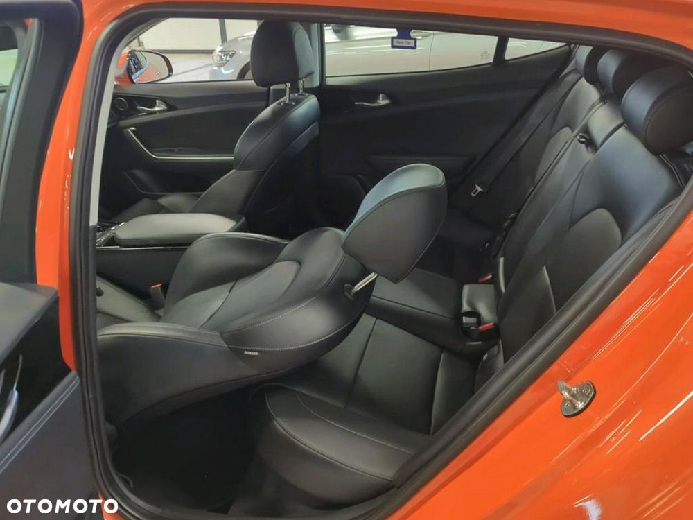 Kia Stinger - 7