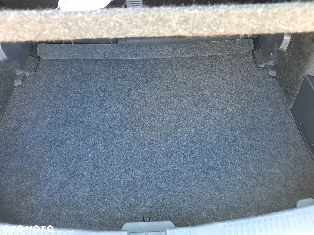 Toyota Auris 1.6 Premium - 13