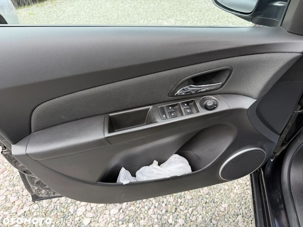 Chevrolet Cruze 1.8 LT - 30