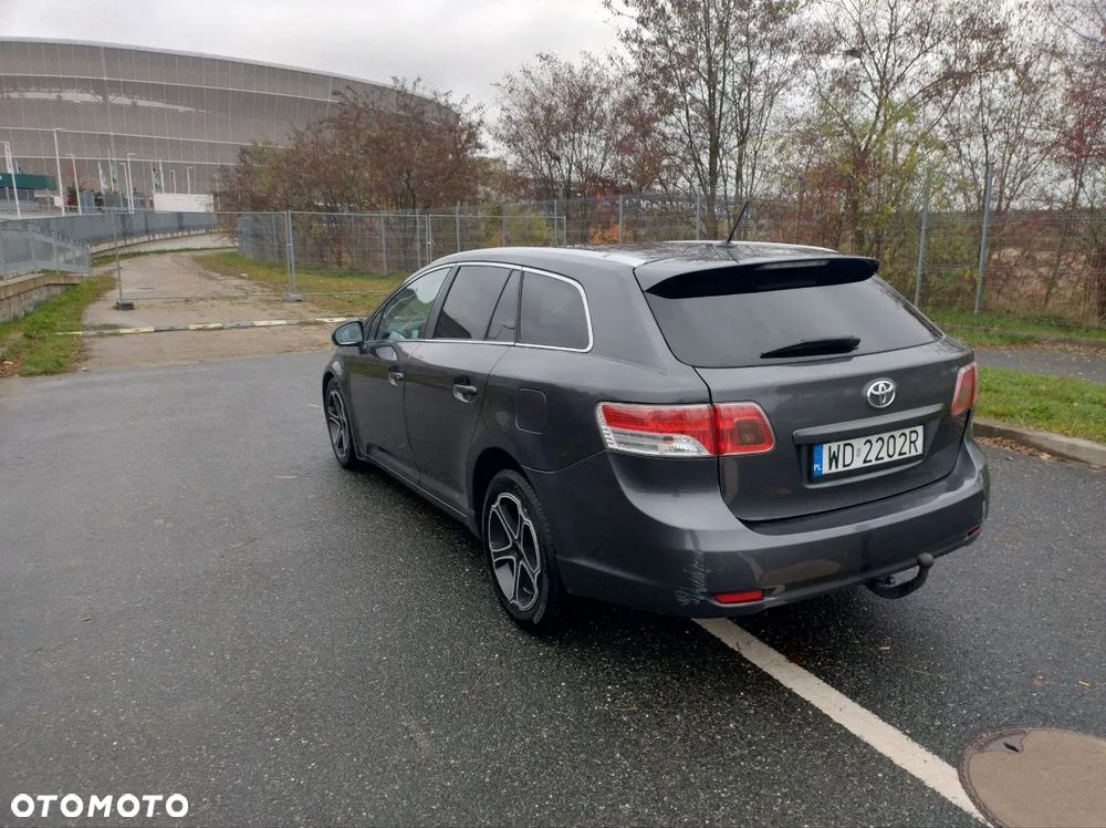 Toyota Avensis 2.0 D-4D Premium - 11