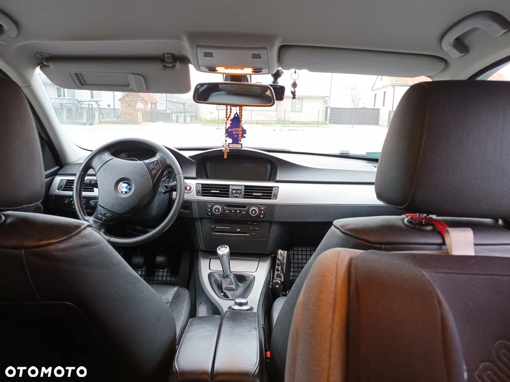 BMW Seria 3 320d - 15