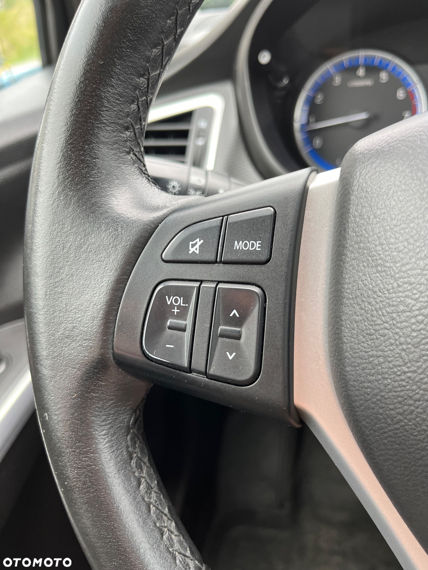Suzuki SX4 1.6 Premium - 33