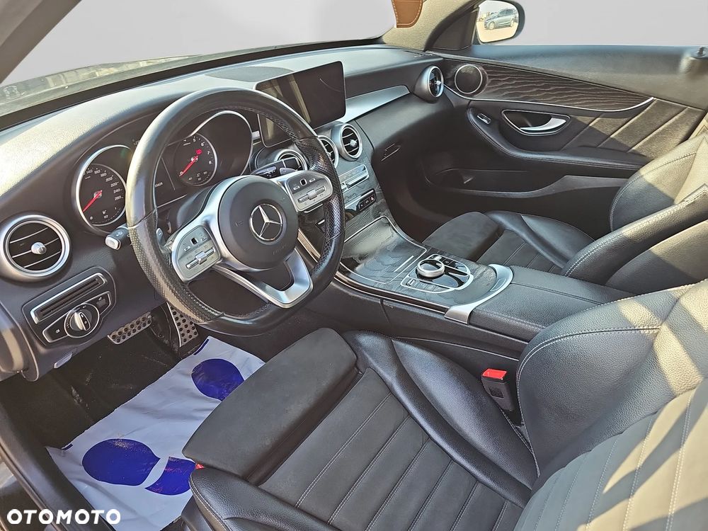 Mercedes-Benz Klasa C 300 9G-TRONIC - 9