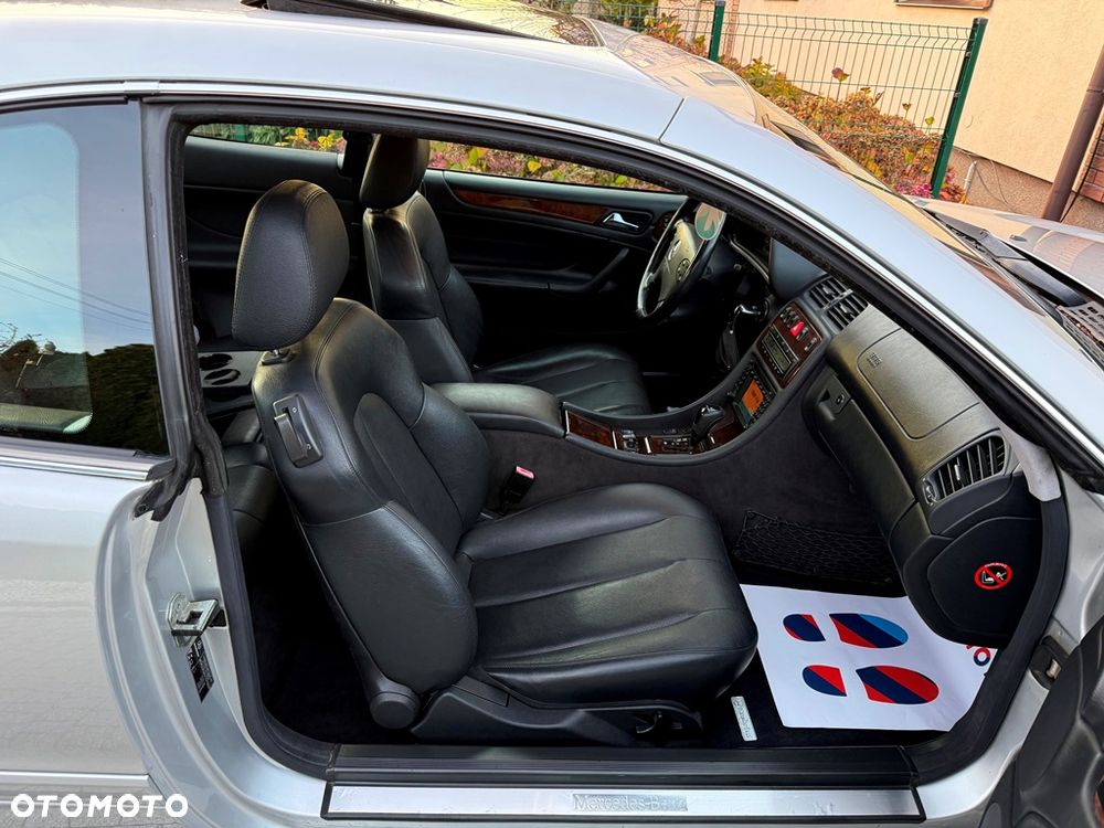 Mercedes-Benz CLK 320 - 26