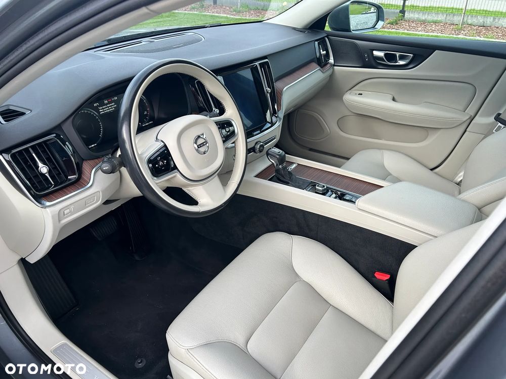 Volvo S60 T5 Momentum Pro - 12