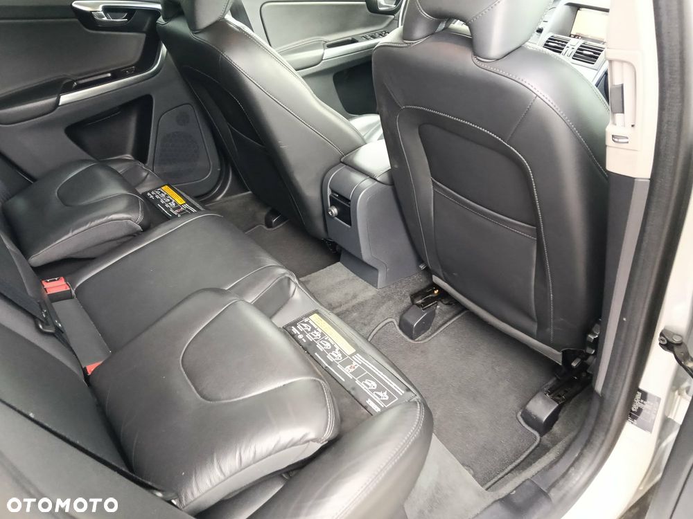 Volvo XC 60 D3 Geartronic Summum - 27