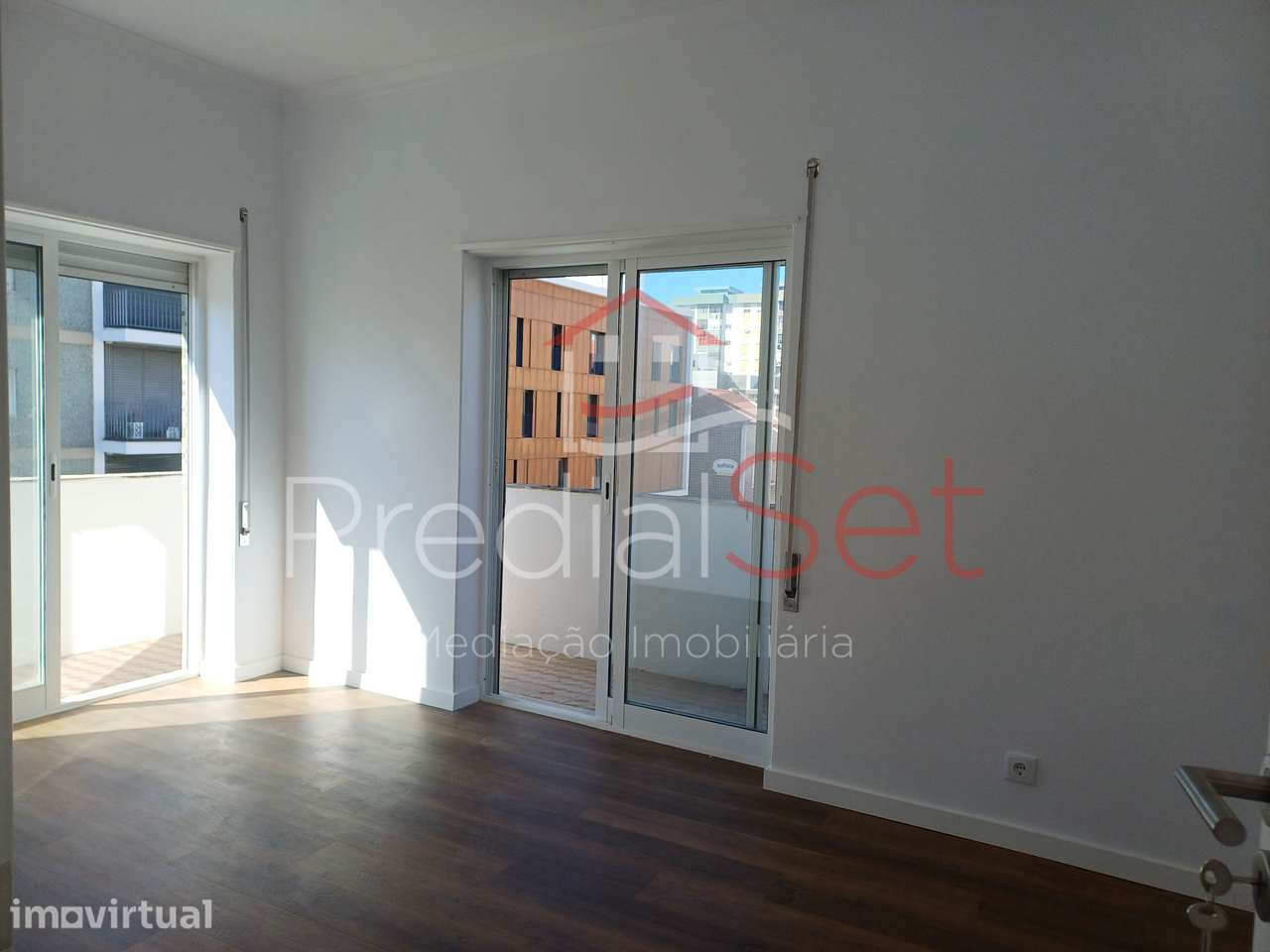 Apartamento T3 Totalmente Renovado-Barreiro - Grande imagem: 3/21