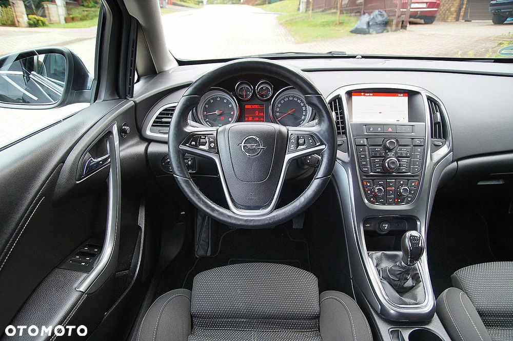 Opel Astra 1.4 T Cosmo S&S - 12