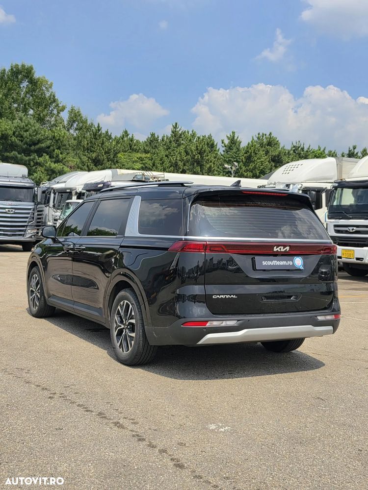 Kia Carnival - 7