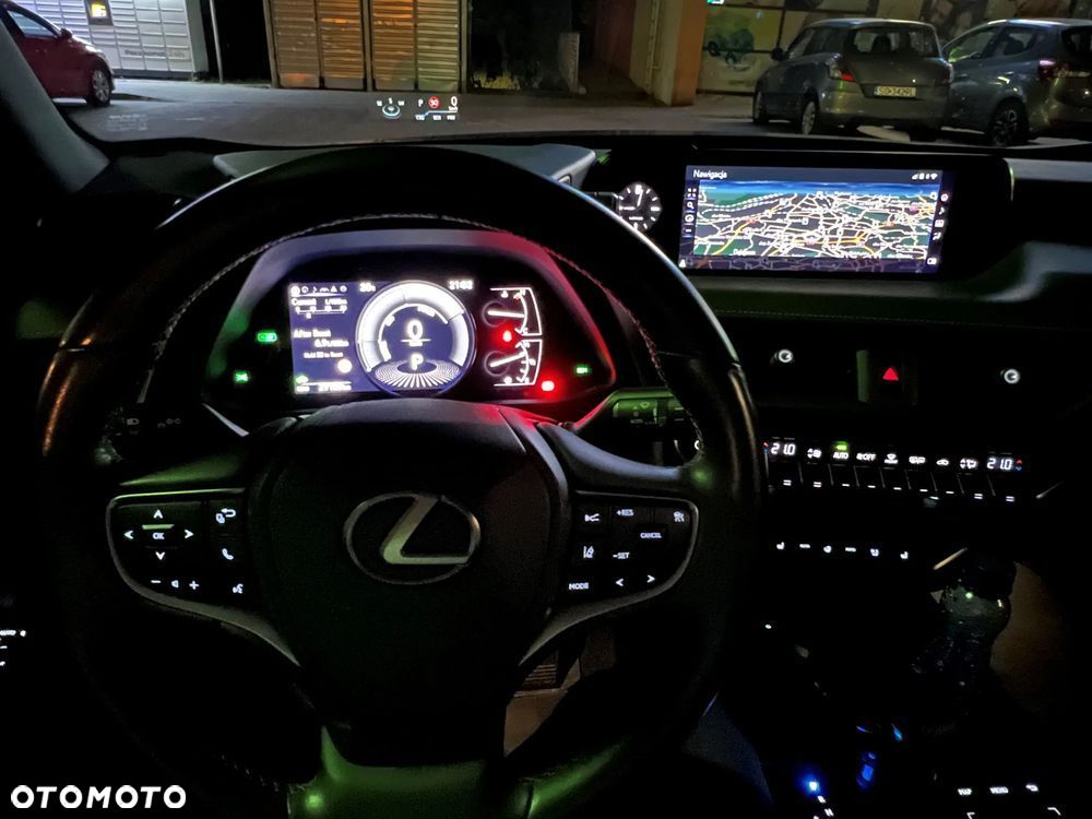 Lexus UX - 25