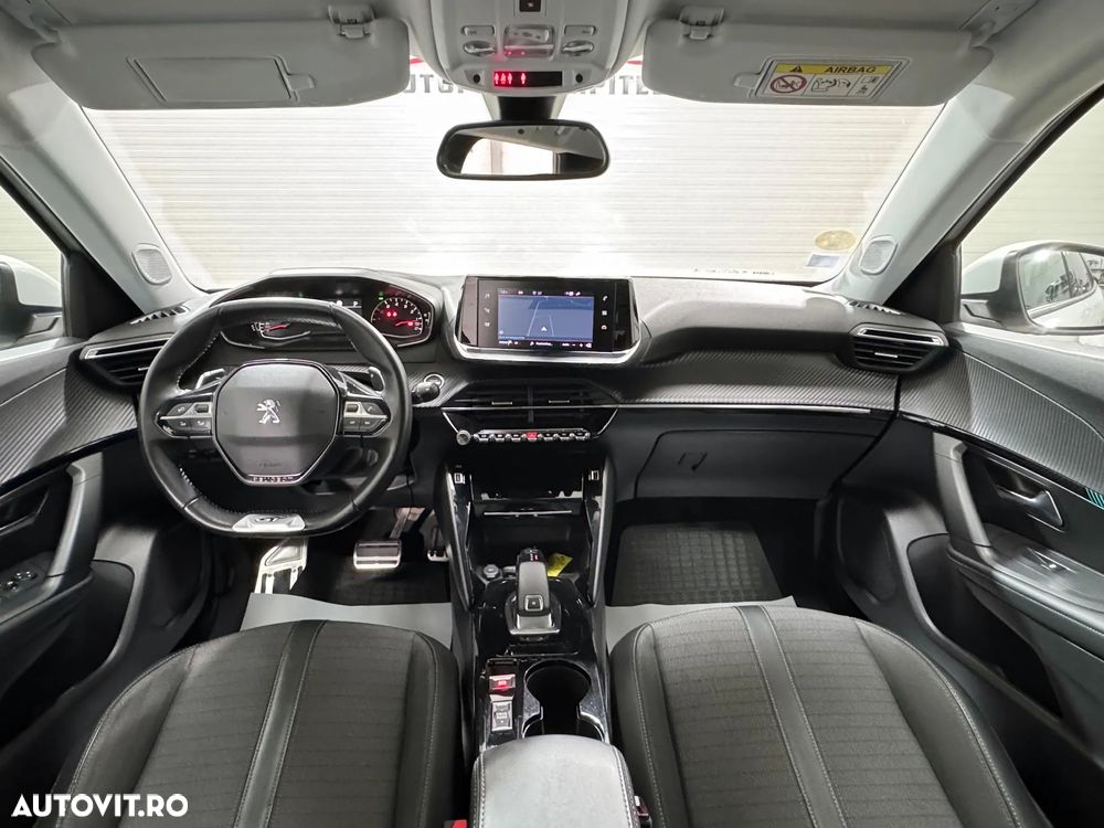 Peugeot 2008 1.5 BlueHDI EAT8 STT GT - 2