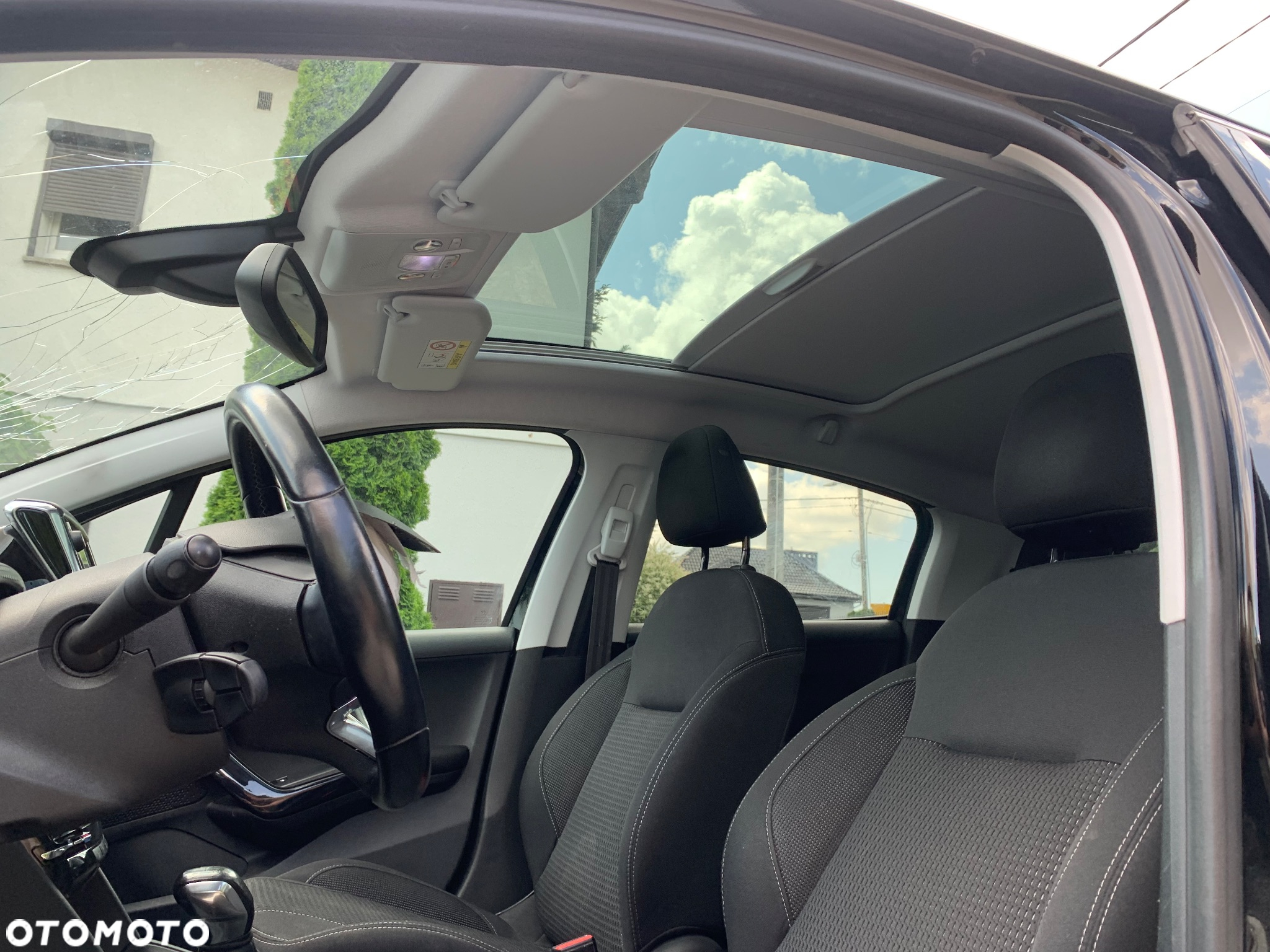Peugeot 208 Blue-HDi 100 Stop&Start Allure - 19