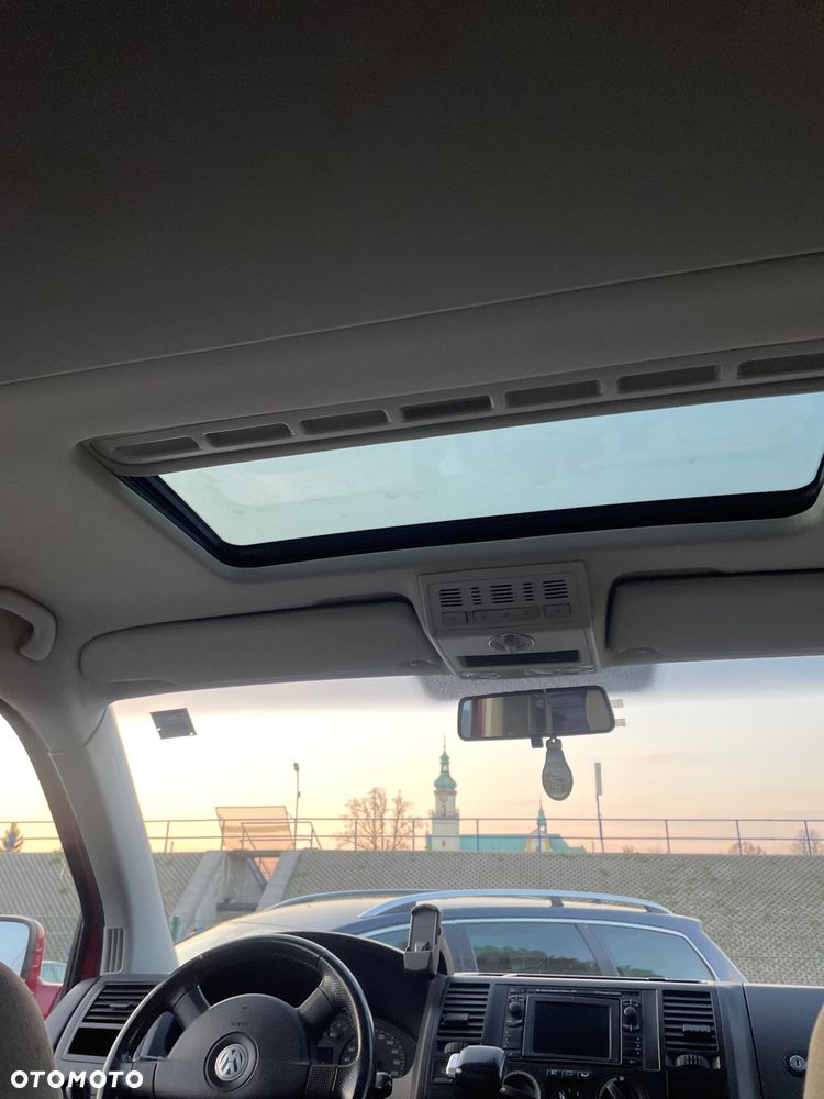 Volkswagen Caravelle - 16