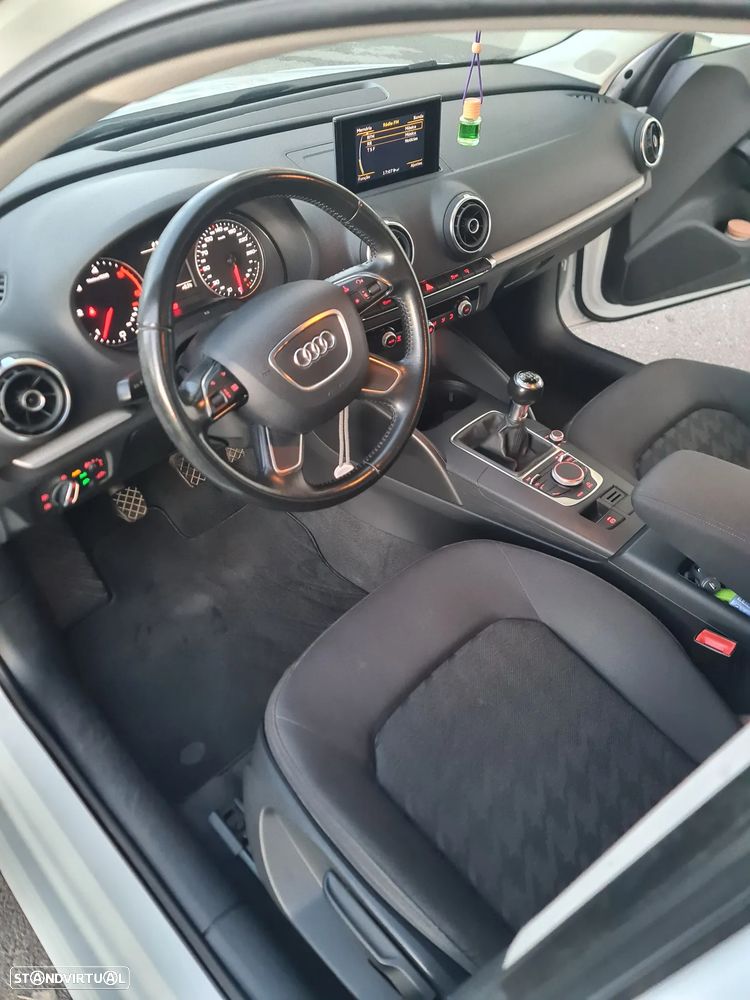 Audi A3 Sportback 1.6 TDI Attraction Ultra - 12