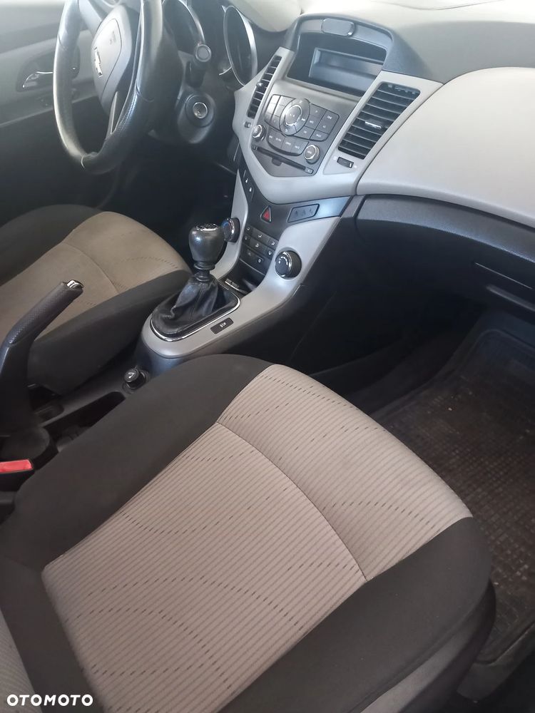 Chevrolet Cruze 1.6 LT - 15